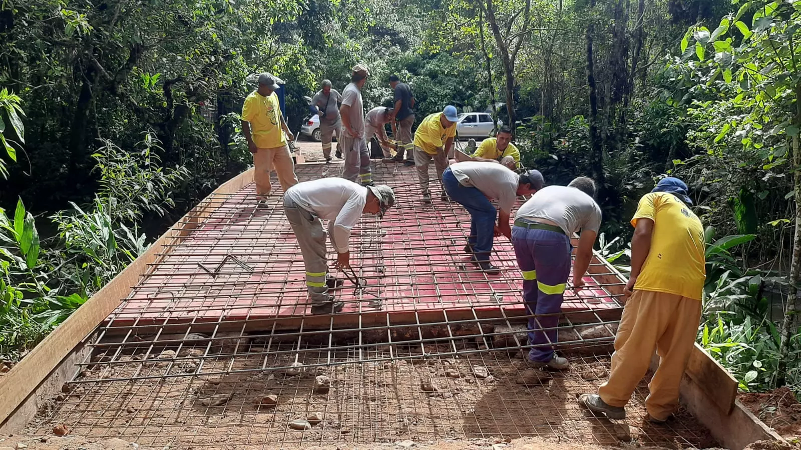 Prefeitura revitaliza ponte no Ribeirão Grande